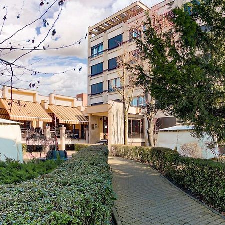 Best Western Central Hotel Арад Экстерьер фото