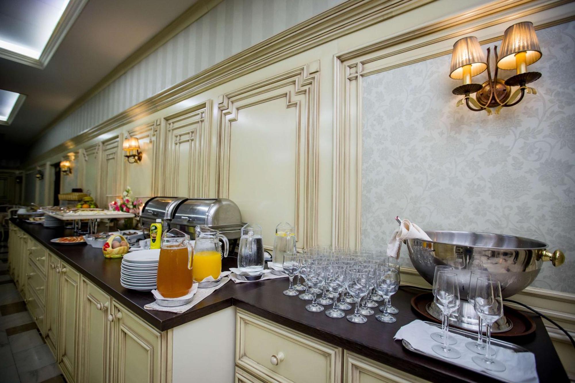 Best Western Central Hotel Арад Экстерьер фото
