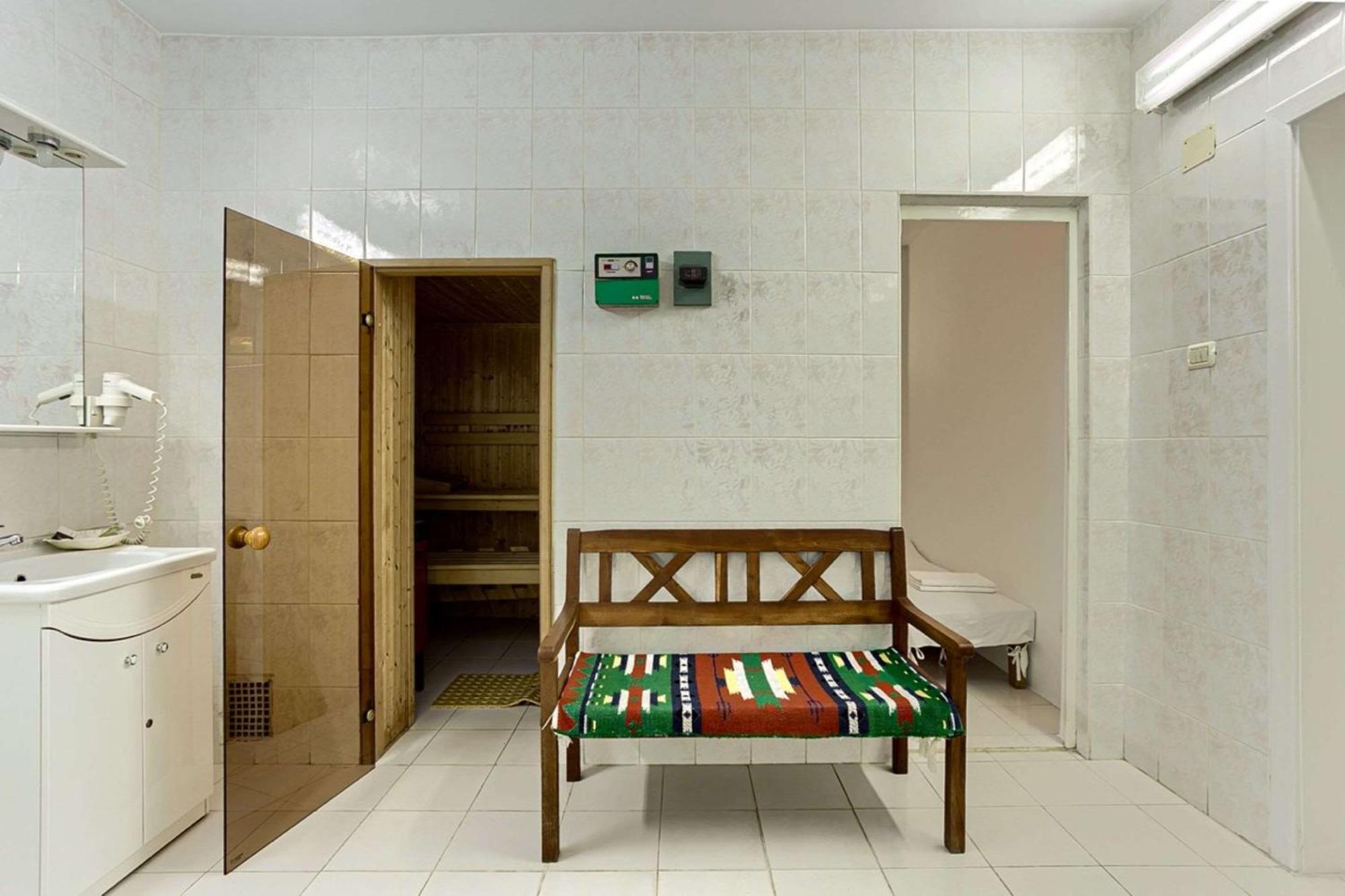 Best Western Central Hotel Арад Экстерьер фото
