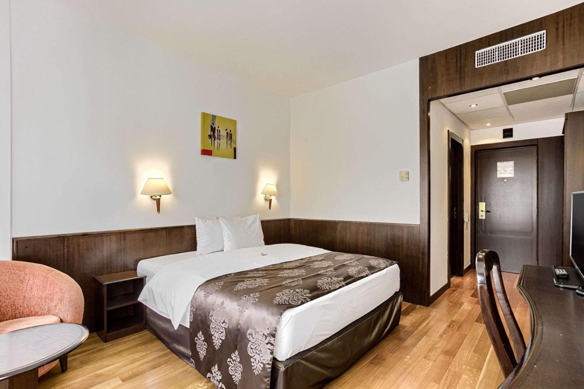 Best Western Central Hotel Арад Экстерьер фото