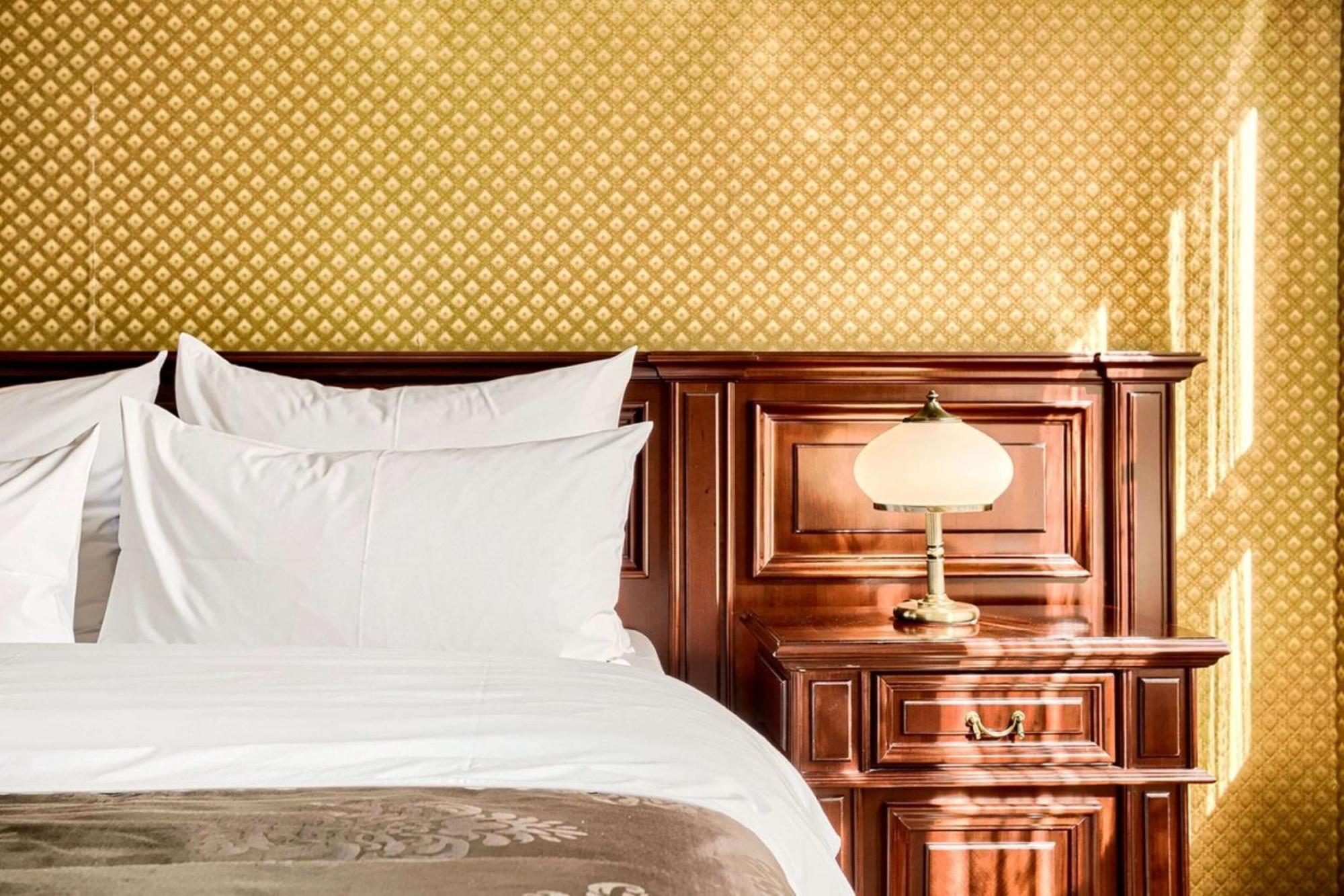 Best Western Central Hotel Арад Экстерьер фото