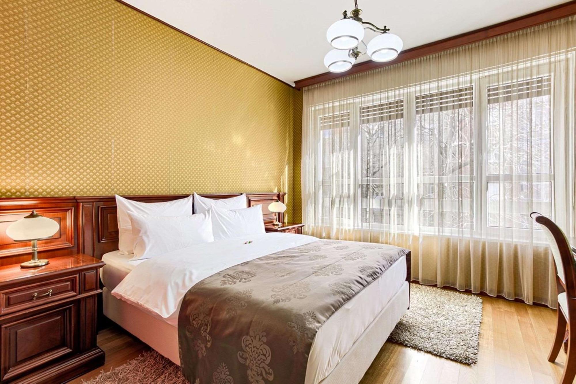 Best Western Central Hotel Арад Экстерьер фото