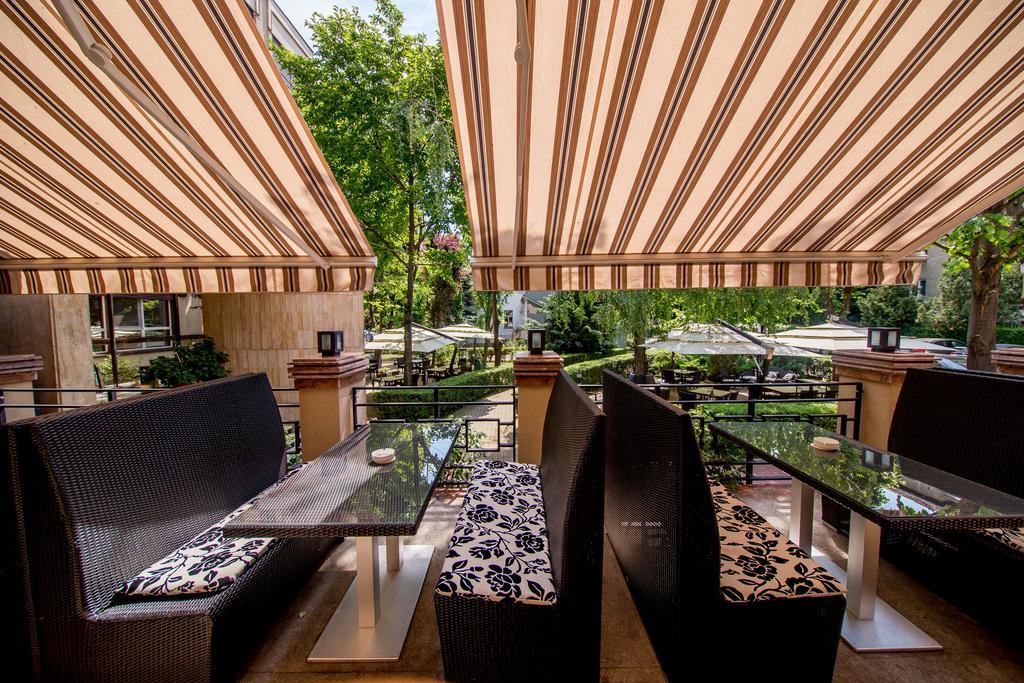 Best Western Central Hotel Арад Экстерьер фото