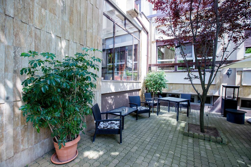 Best Western Central Hotel Арад Экстерьер фото