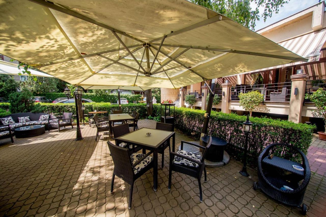 Best Western Central Hotel Арад Экстерьер фото
