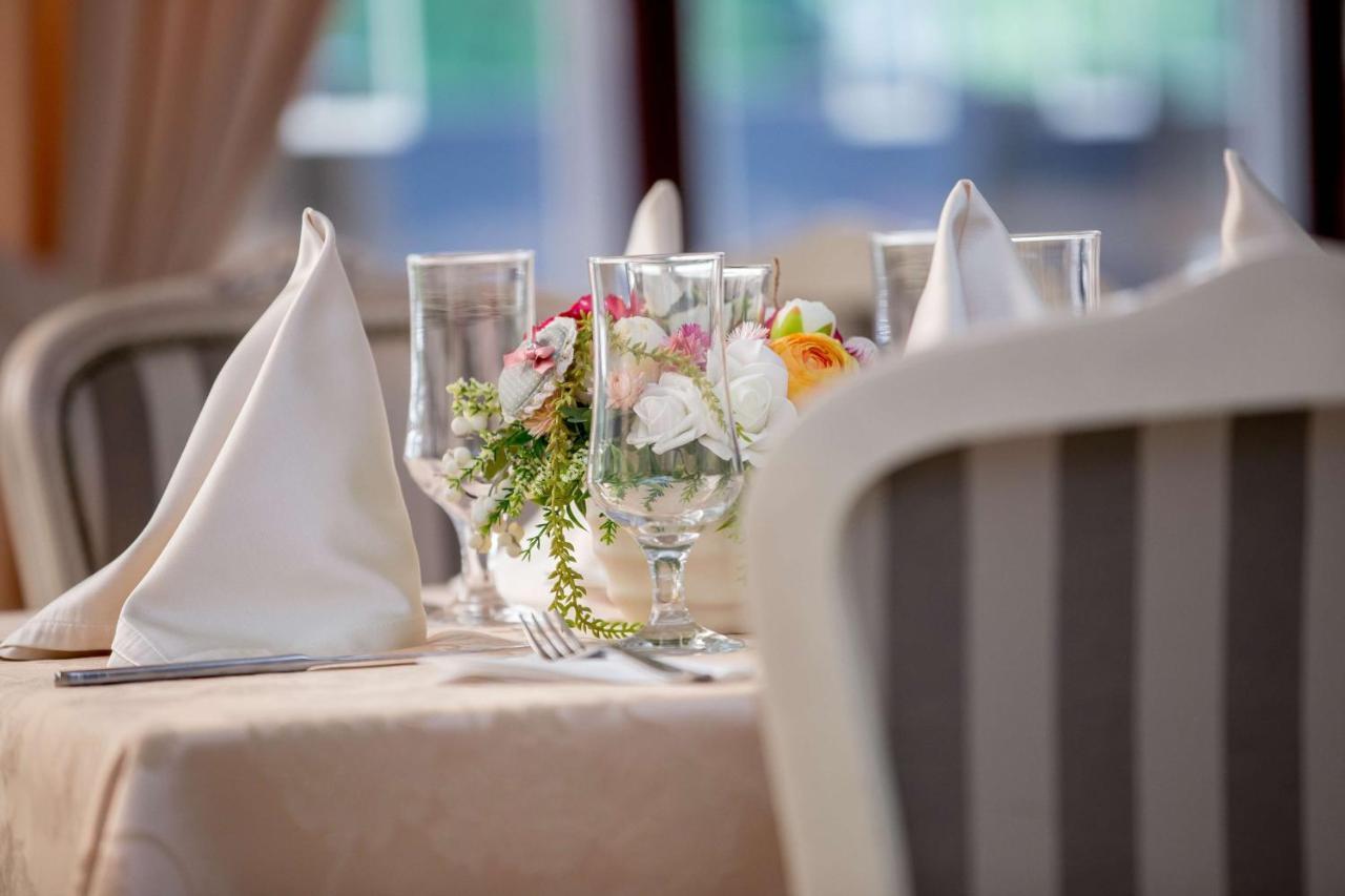 Best Western Central Hotel Арад Экстерьер фото