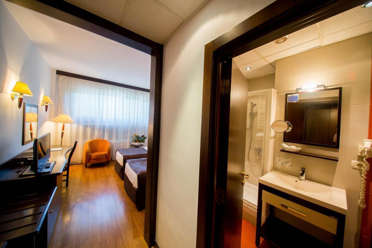 Best Western Central Hotel Арад Экстерьер фото